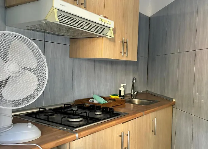 因沃娜迪瑞特露营地 蒂约那